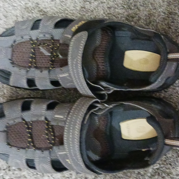 Teva "Forebay" leather sandals - 8 - brown gray - Picture 11 of 11